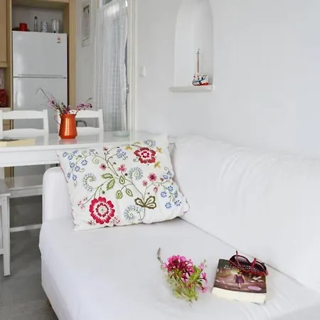 Fairy-tale Seafront Cycladic Holiday home *