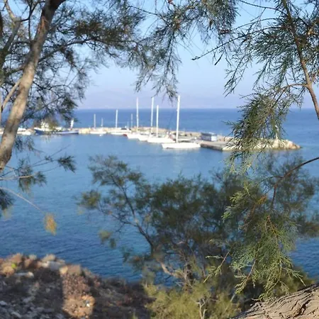 Fairy-tale Seafront Cycladic Holiday home *